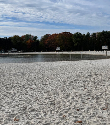 Camping Zilvermeer, Overnachten aan een wit zandstrand in de Antwerpse Kempen