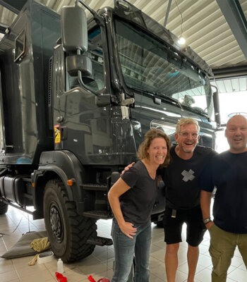 DWvlogt Meet & Greet bij Averesch Campers in Rijssen, koffie, bijpraten en even neuzen in die stoere expedition truck